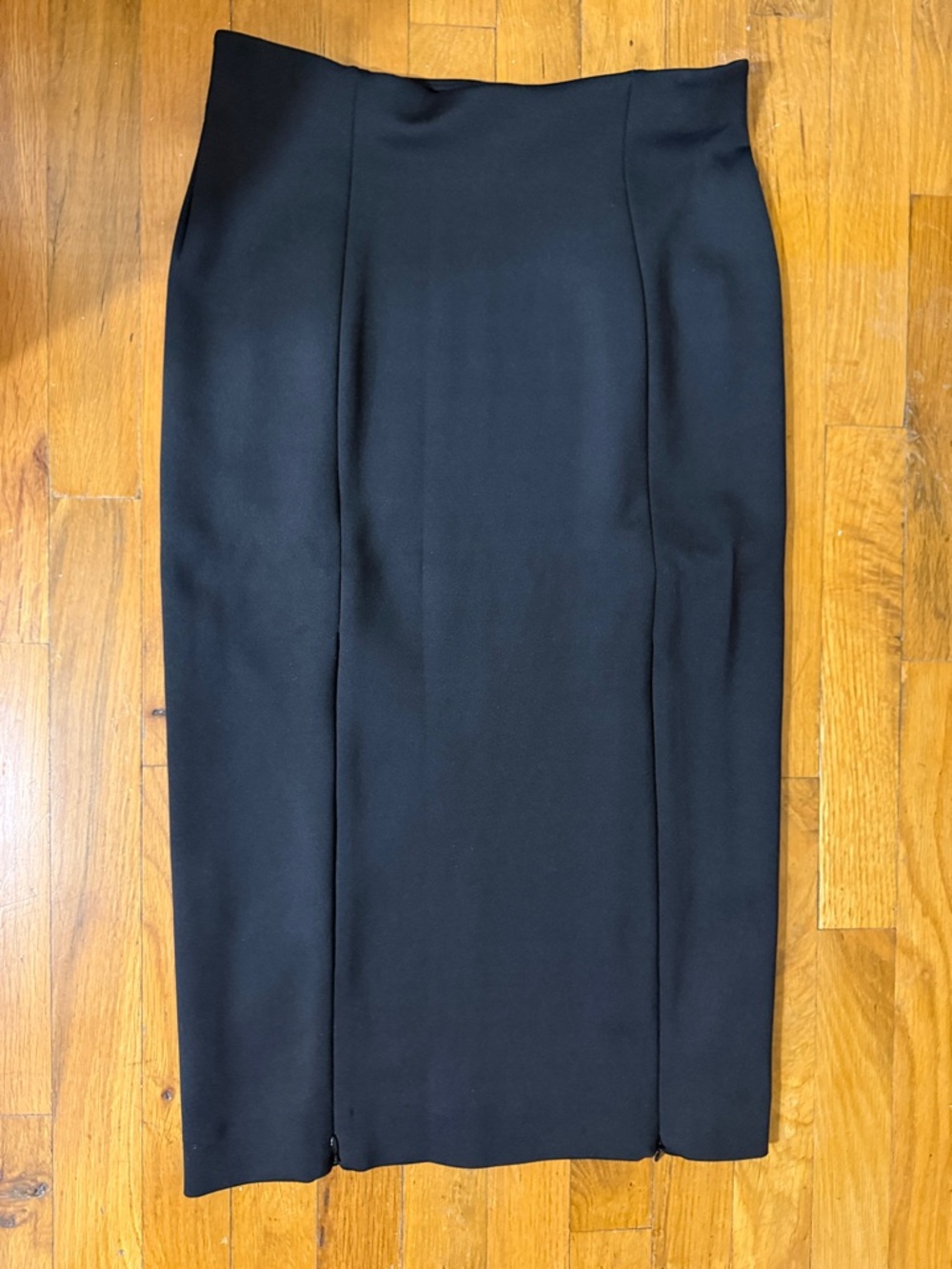 H&M Classic Black Pencil Skirt - Sleek Professional Style